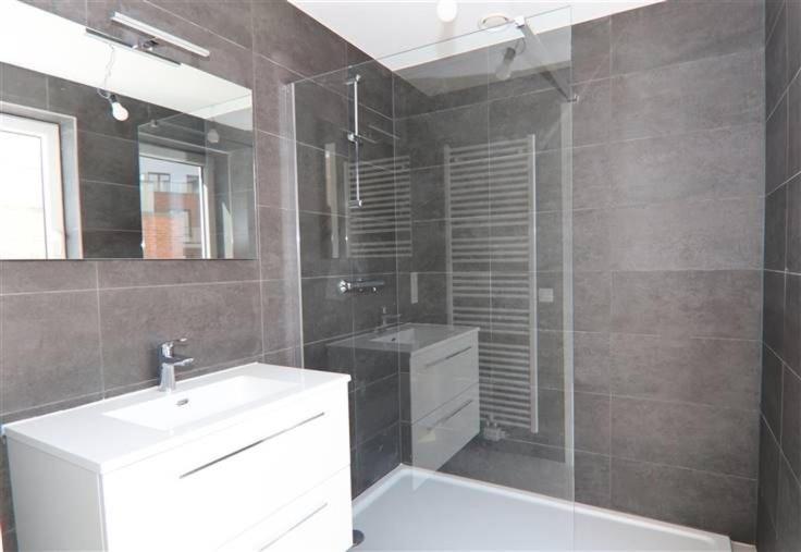 Superbe Appartement Neuf Et Moderne A لييج المظهر الخارجي الصورة